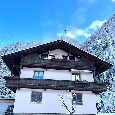 Rita Kroell Апартаменти *