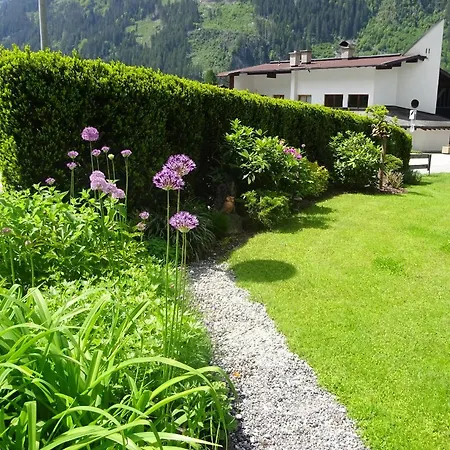 Rita Kroell Апартаменти